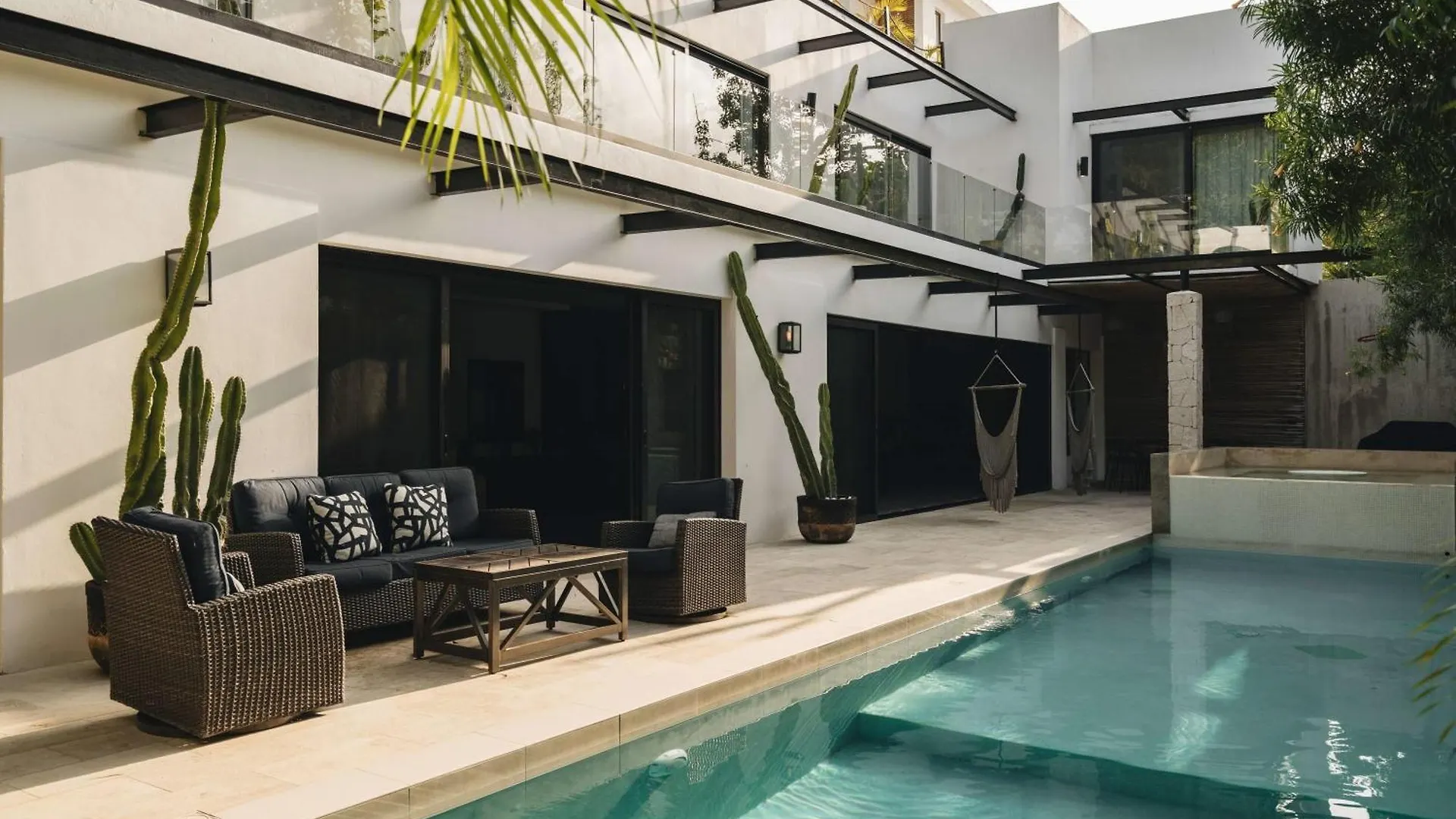 Elegant Villa Stay Gated Place Full Concierge의 연락처