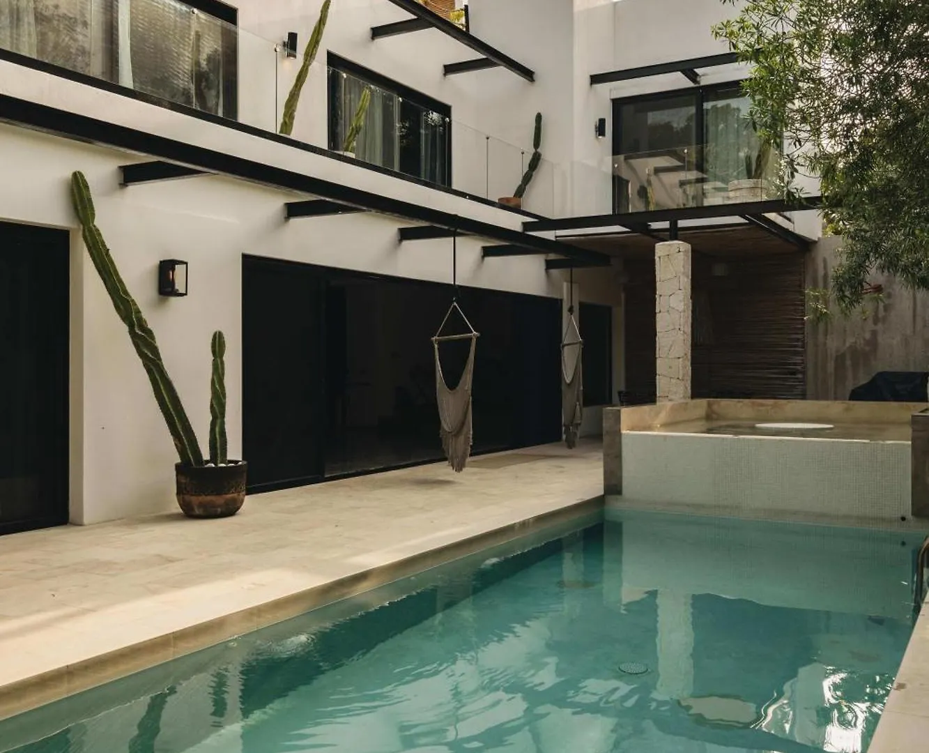 Elegant Villa Stay Gated Place Full Concierge