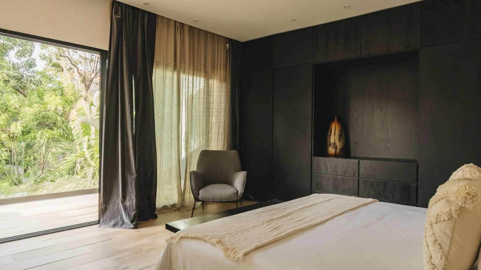 Elegant Villa Stay Gated Place Full Concierge